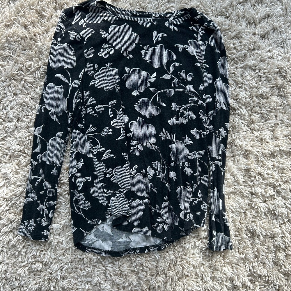 Apt. 9 Black and White Floral Long Sleeve Top